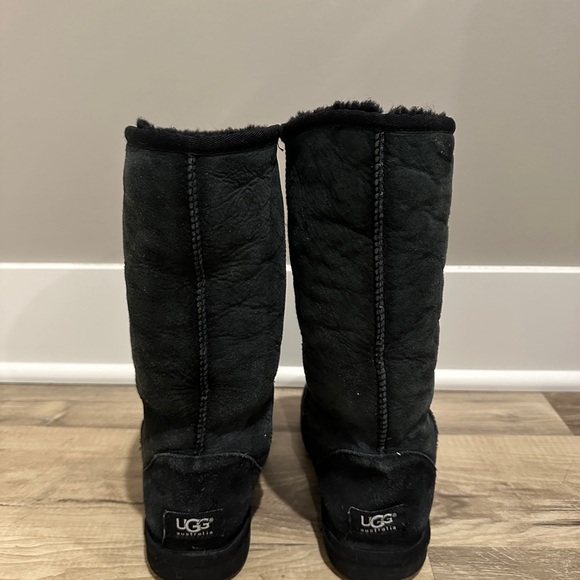 Big girl UGG Classic II Tall Boot youth size 4 women size 6 - Picture 3 of 8